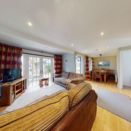 25 Tudor Court, Tolroy Manor ヘイル エクステリア 写真