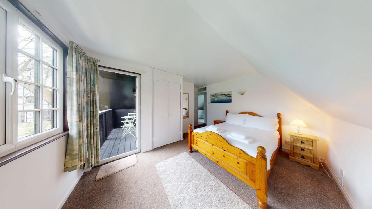 25 Tudor Court, Tolroy Manor ヘイル エクステリア 写真