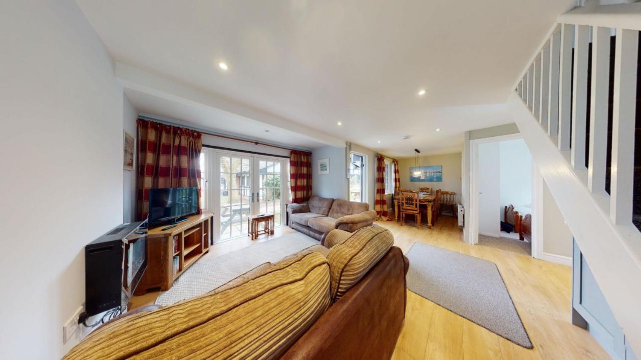 25 Tudor Court, Tolroy Manor ヘイル エクステリア 写真