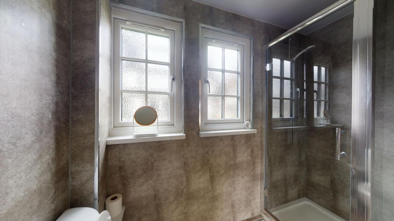 25 Tudor Court, Tolroy Manor ヘイル エクステリア 写真