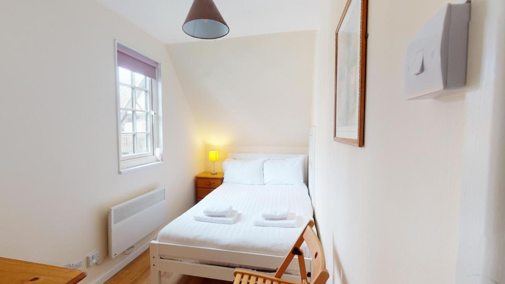 25 Tudor Court, Tolroy Manor ヘイル エクステリア 写真